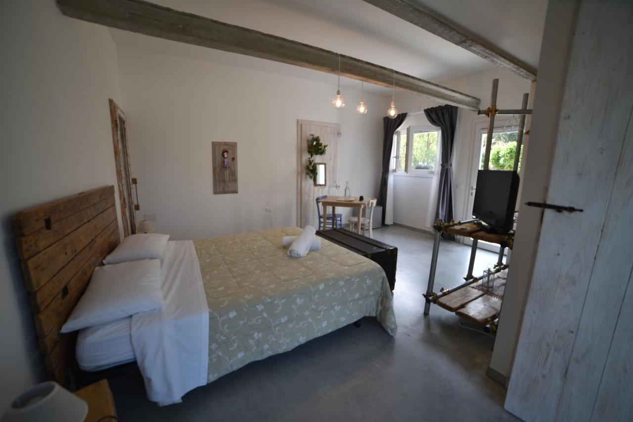 Capannone111 Bed & Breakfast Castiglione di Ravenna Ngoại thất bức ảnh