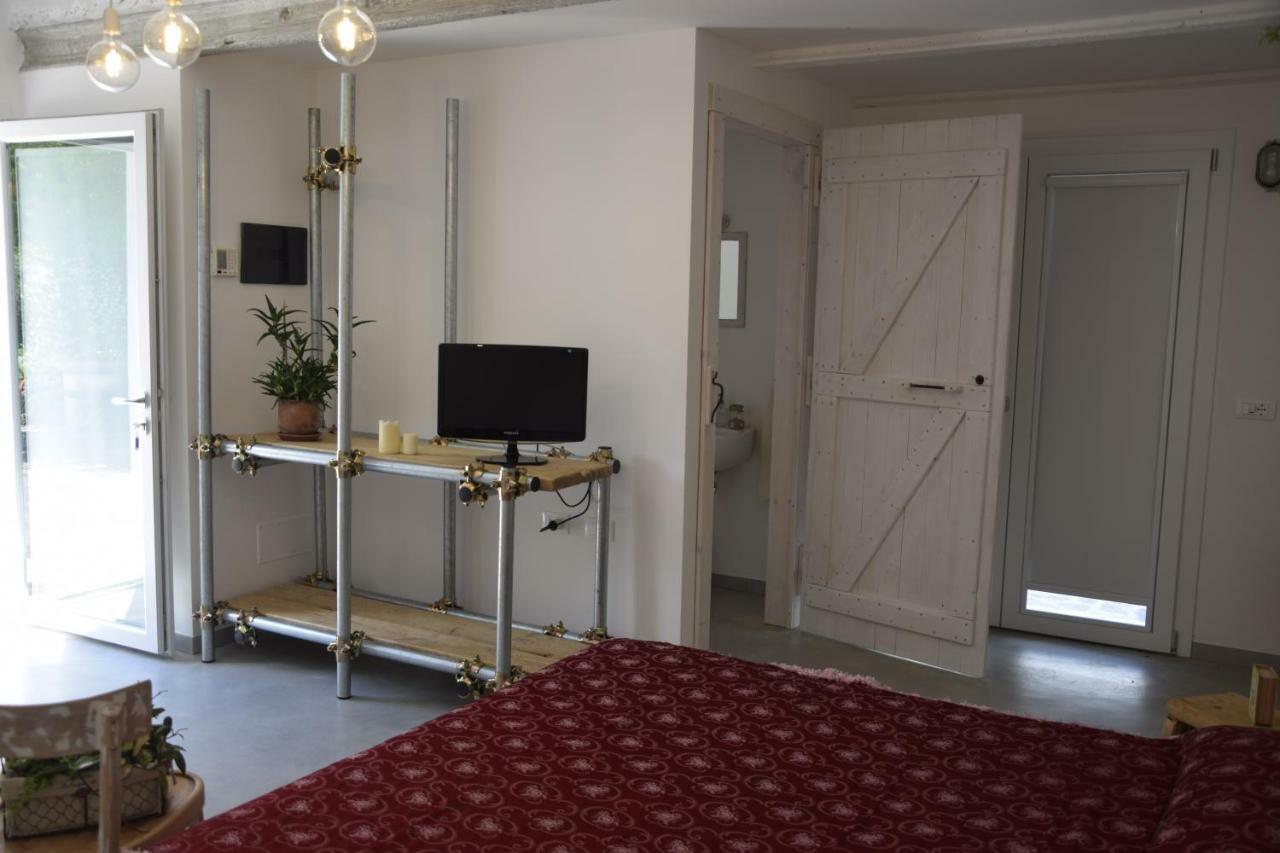 Capannone111 Bed & Breakfast Castiglione di Ravenna Ngoại thất bức ảnh